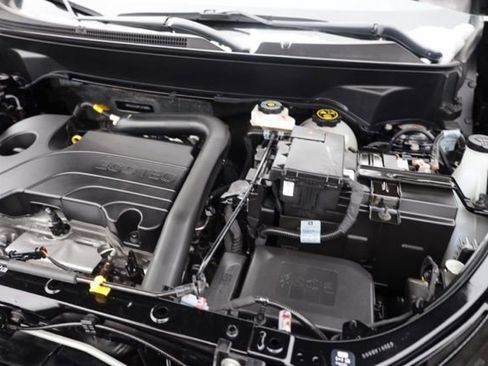 Used 2023 Chevrolet Equinox LT image 39