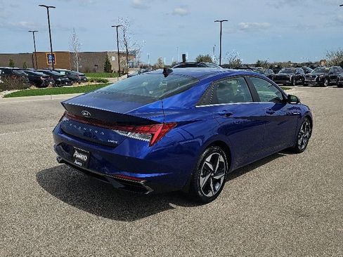 Certified 2023 Hyundai Elantra Limited FWD image 5