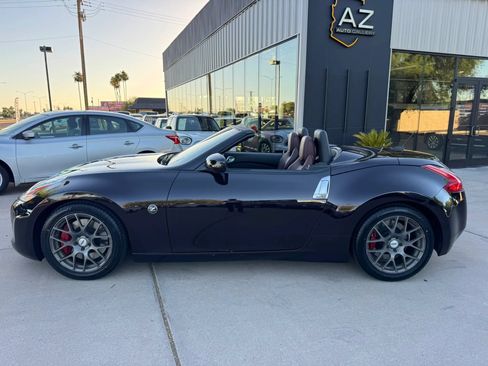 Used 2014 Nissan 370Z Touring w/ Sport Package RWD image 9