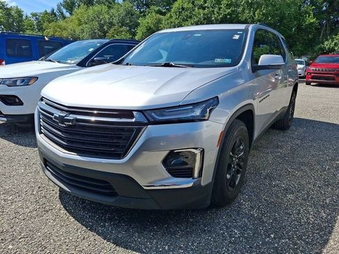Used 2022 Chevrolet Traverse LT w/ Midnight/Sport Edition AWD/4WD image 2