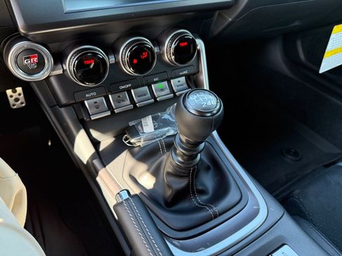 Used 2026 Toyota GR86 Premium w/ Performance Package image 20