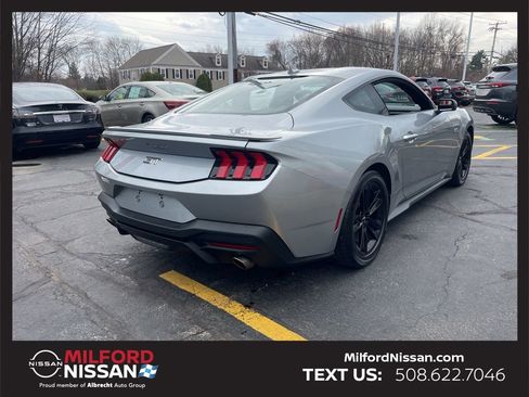 Used 2024 Ford Mustang GT RWD image 5
