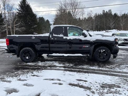 Used 2019 Chevrolet Silverado 1500 LT w/ All Star Edition image 8