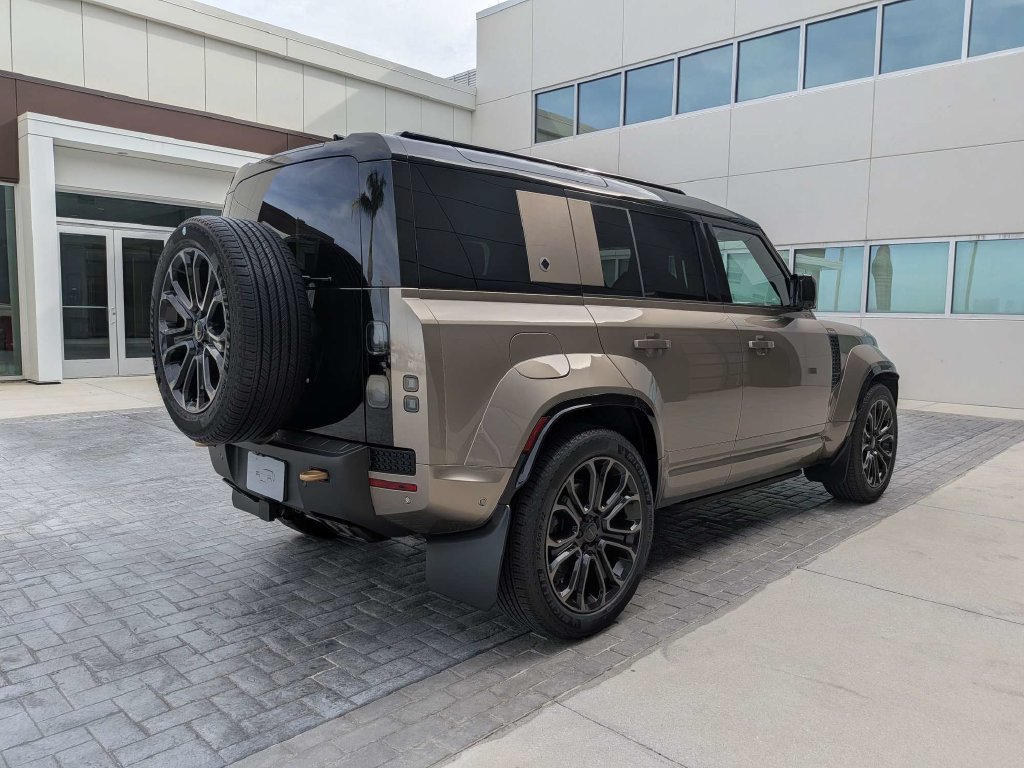 New 2026 Land Rover Defender 110 OCTA AWD/4WD image 5