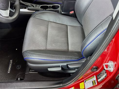 Used 2017 Toyota Corolla SE image 16