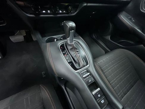 Used 2025 Honda HR-V Sport image 14