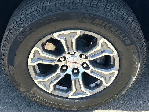 Used 2025 GMC Sierra 1500 SLT image 32