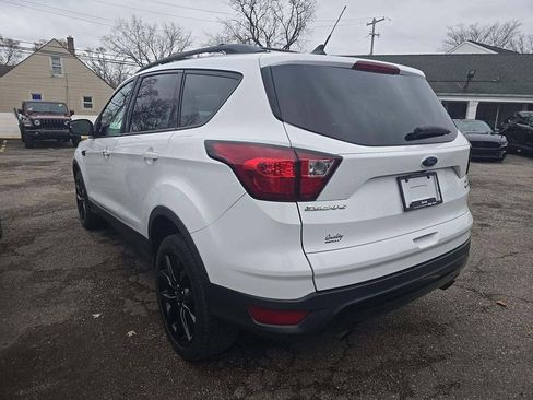 Used 2019 Ford Escape SE image 3