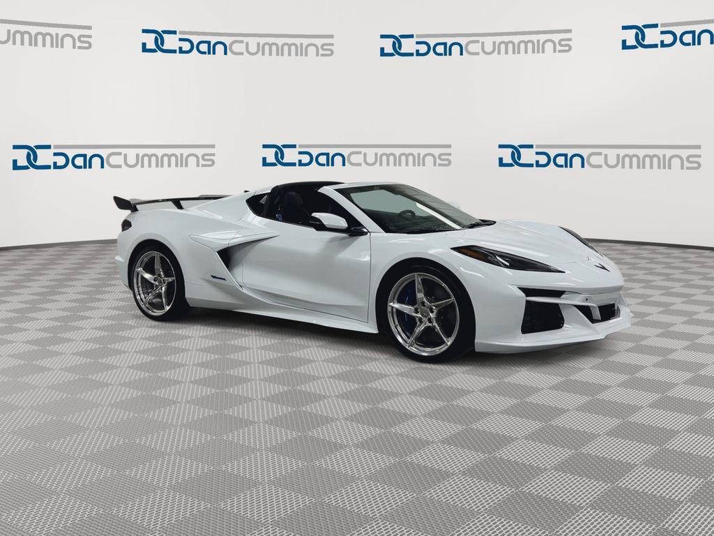 New 2026 Chevrolet Corvette E-Ray w/ Stealth Interior Trim Package AWD/4WD image 2