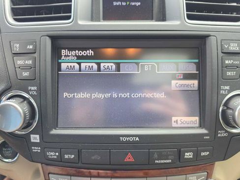 Used 2011 Toyota Highlander Limited w/ Tow Pkg AWD/4WD image 22