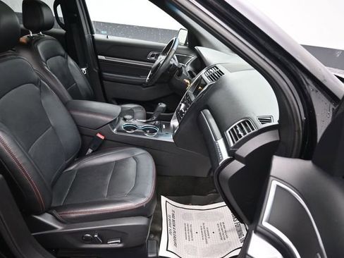 Used 2017 Ford Explorer Sport image 11