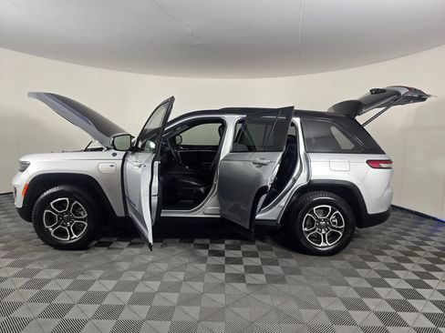 Used 2022 Jeep Grand Cherokee Trailhawk AWD/4WD image 21
