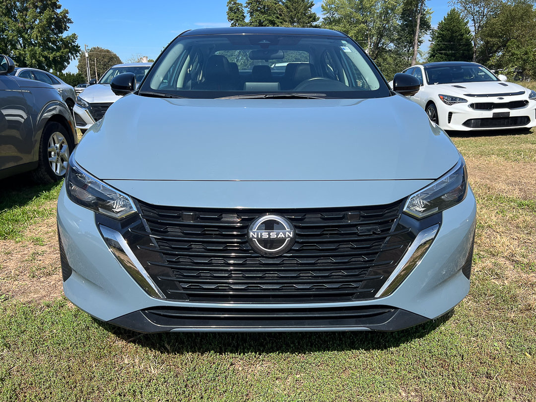 Used 2024 Nissan Sentra SR w/ SR Premium Package FWD image 10