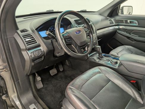 Used 2016 Ford Explorer Sport w/ Equipment Group 401A image 4