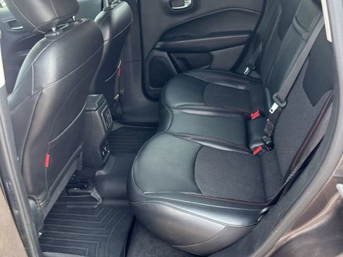 Used 2019 Jeep Compass Trailhawk AWD/4WD image 11