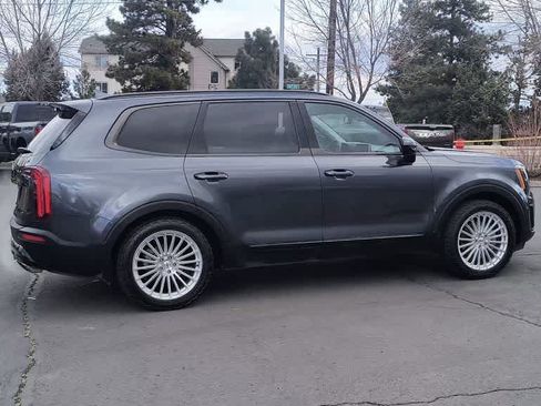 Used 2022 Kia Telluride SX w/ SX Prestige Package image 9