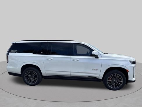 Certified 2024 Cadillac Escalade ESV V AWD/4WD image 4