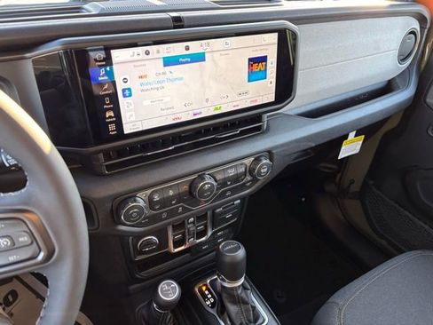 New 2026 Jeep Gladiator Sport AWD/4WD image 34