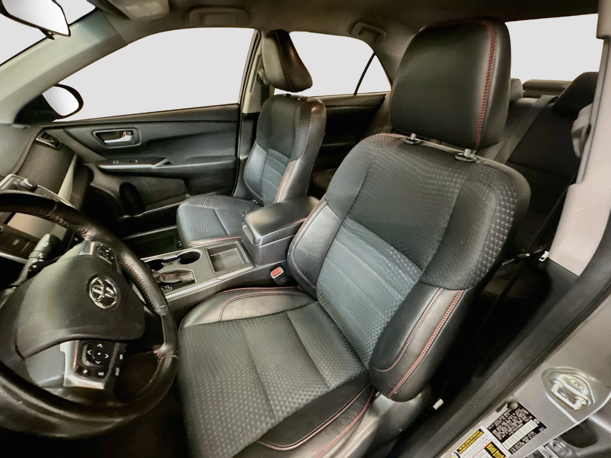 Used 2015 Toyota Camry SE FWD image 13