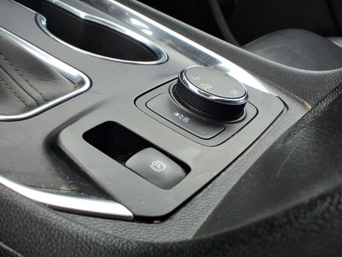 Used 2021 Chevrolet Traverse LT w/ LT Premium Package AWD/4WD image 16