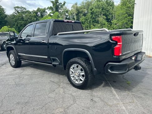 Used 2024 Chevrolet Silverado 2500 High Country w/ High Country Premium Package AWD/4WD image 8