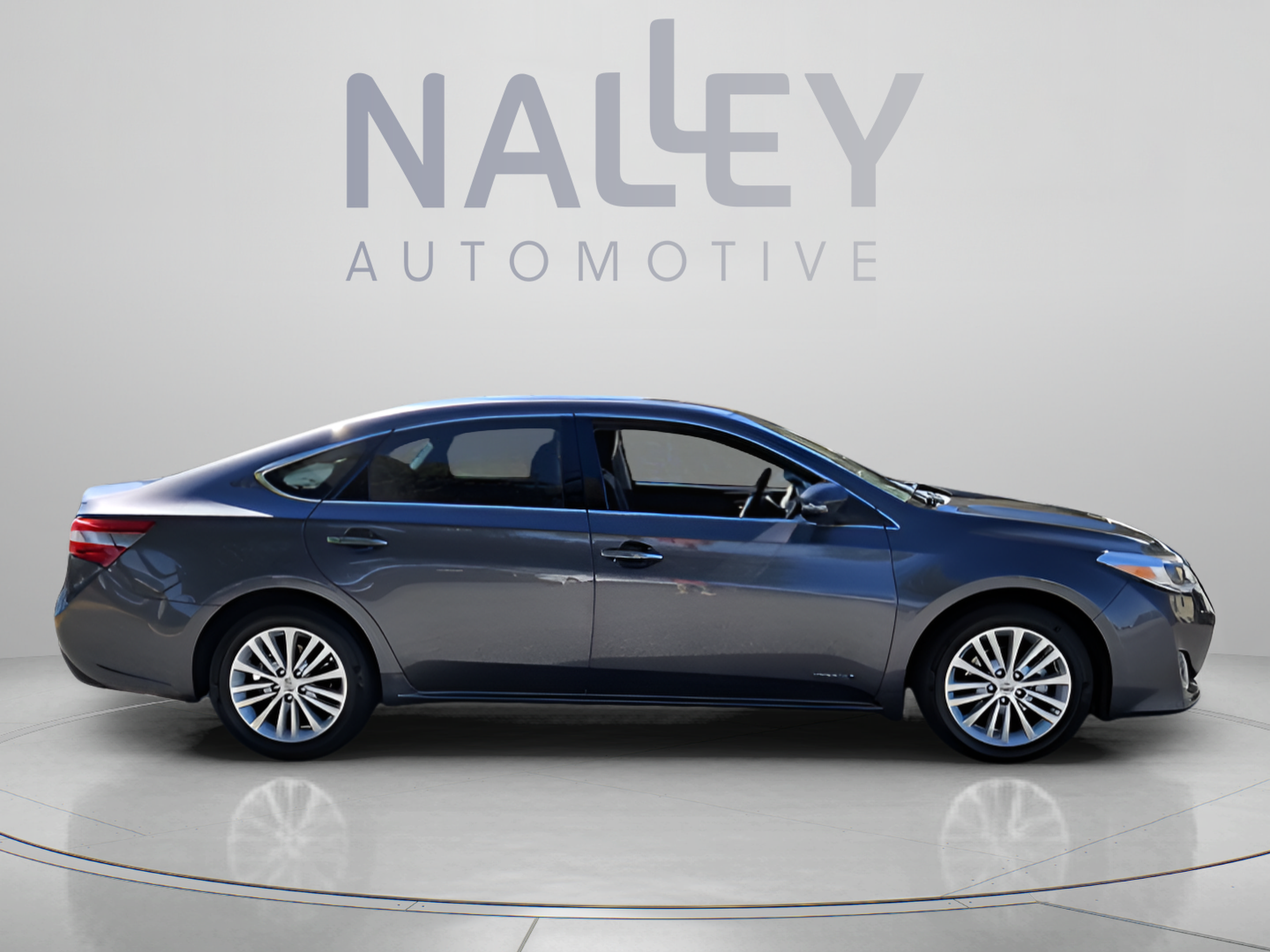 Used 2015 Toyota Avalon XLE Premium FWD image 4
