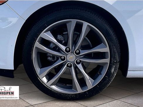 Used 2024 Chevrolet Malibu LT image 9