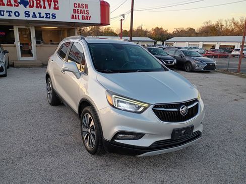 Used 2019 Buick Encore Essence image 4