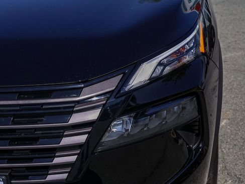 New 2026 Nissan Rogue SV image 10