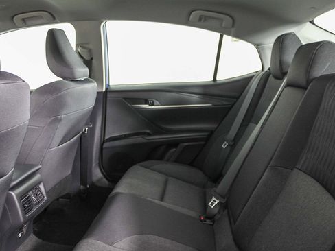 Used 2025 Toyota Camry LE w/ Convenience Package image 19