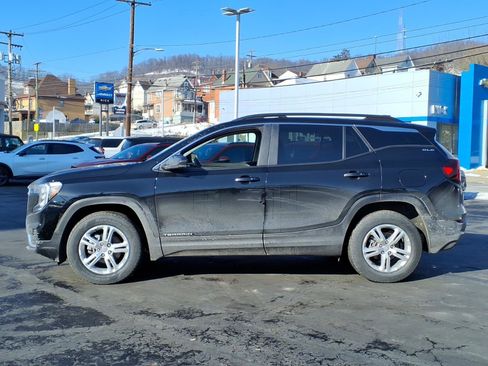 Certified 2024 GMC Terrain SLE w/ Driver Convenience Package image 2