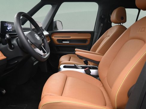 Used 2025 Volkswagen ID. Buzz Pro S Plus RWD image 15