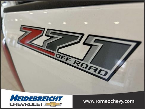 Used 2018 Chevrolet Colorado Z71 AWD/4WD image 37