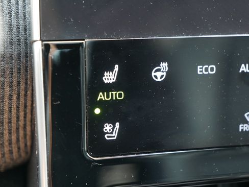 Certified 2023 Subaru Solterra AWD image 28