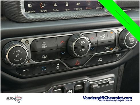 Used 2023 Jeep Wrangler Unlimited Sahara AWD/4WD image 13