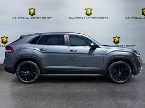 Used 2022 Volkswagen Atlas Cross Sport SE w/ Black Wheel Package FWD image 6