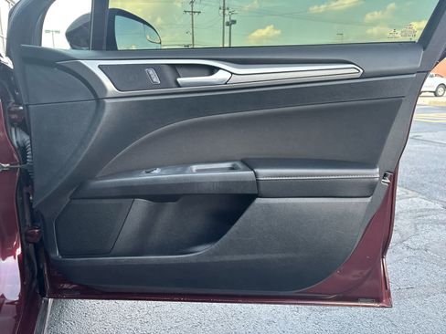 Used 2018 Ford Fusion SE w/ Fusion SE Technology Package image 30