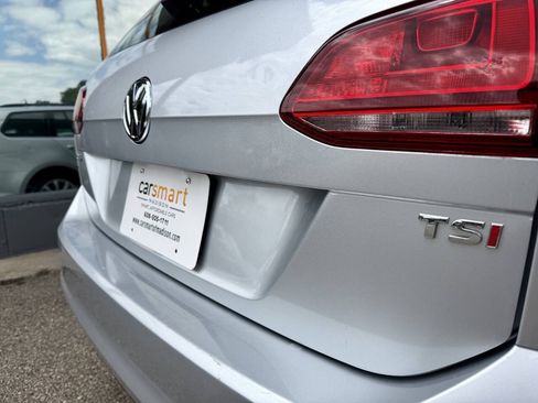 Used 2017 Volkswagen Golf SE FWD image 11