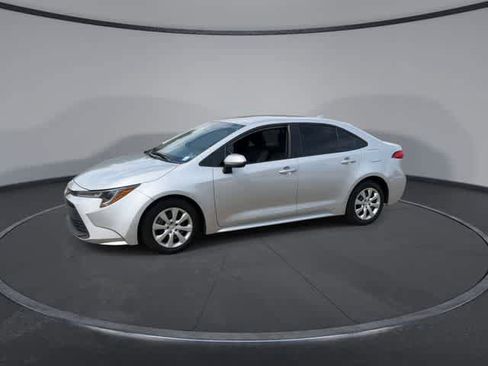 Used 2023 Toyota Corolla LE FWD image 4