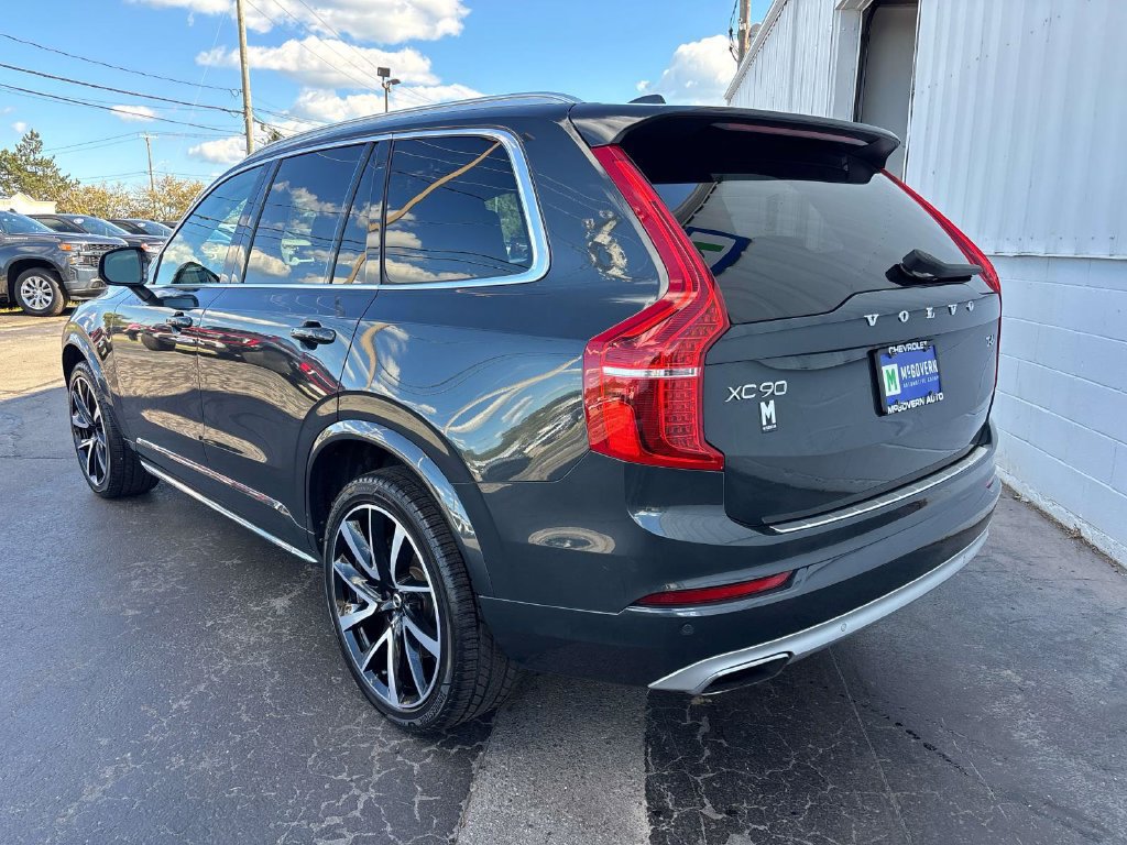 Used 2021 Volvo XC90 T6 Momentum w/ Climate Package AWD/4WD image 4