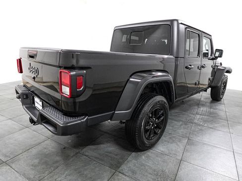 Used 2022 Jeep Gladiator Sport AWD/4WD image 6