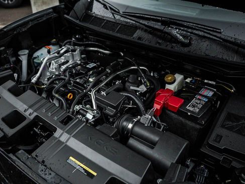 New 2026 Nissan Kicks SR w/ SR Premium Package image 7