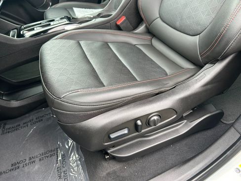 Used 2023 Chevrolet Bolt EUV LT w/ Convenience Package FWD image 18
