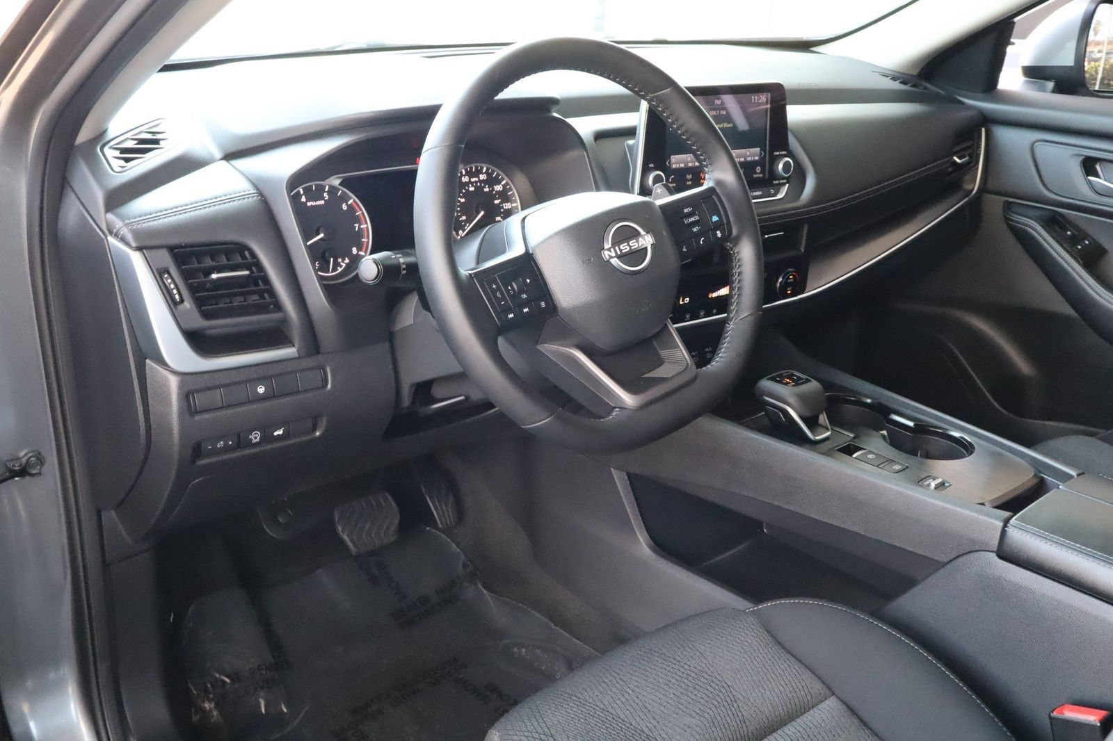 Used 2026 Nissan Rogue SV FWD image 17