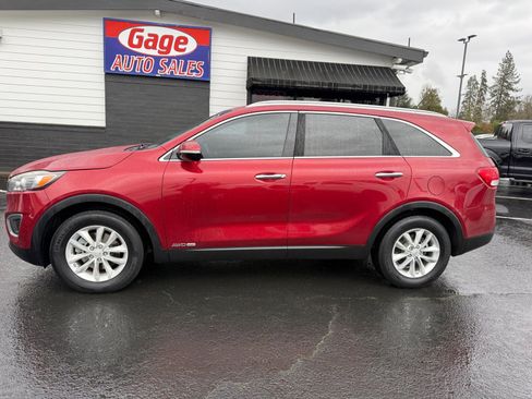 Used 2016 Kia Sorento LX image 3
