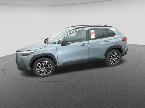 New 2026 Toyota Corolla Cross XLE w/ Convenience Package FWD image 2