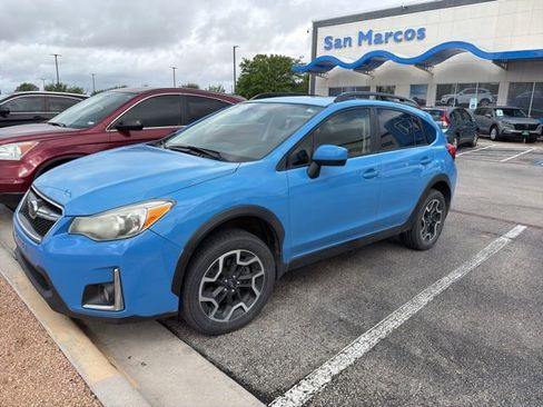 Used 2017 Subaru Crosstrek 2.0i Premium image 1