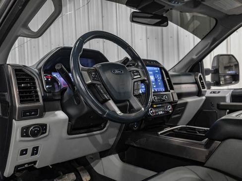 Used 2022 Ford F350 Limited image 14