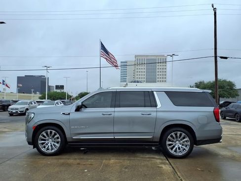 Used 2023 GMC Yukon XL Denali w/ Denali Reserve Package AWD/4WD image 24