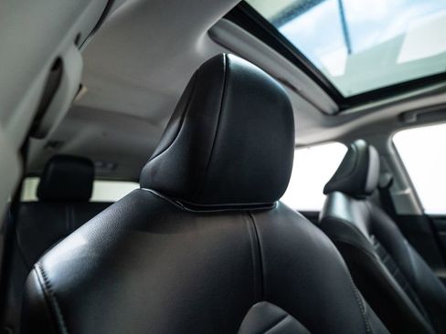 Used 2023 Toyota Highlander XLE AWD/4WD image 15